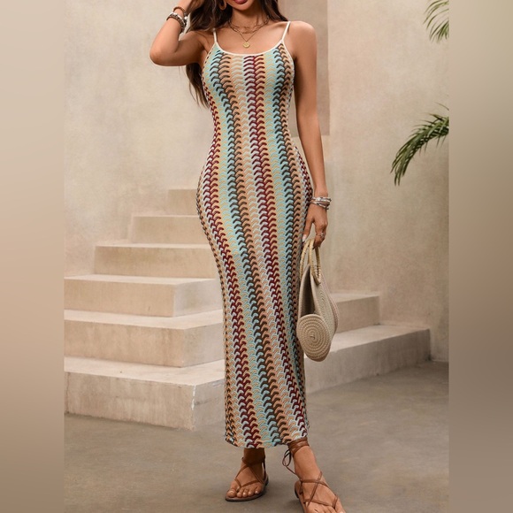 Multicolor Patterned Midi Dress - Picture 4 of 10